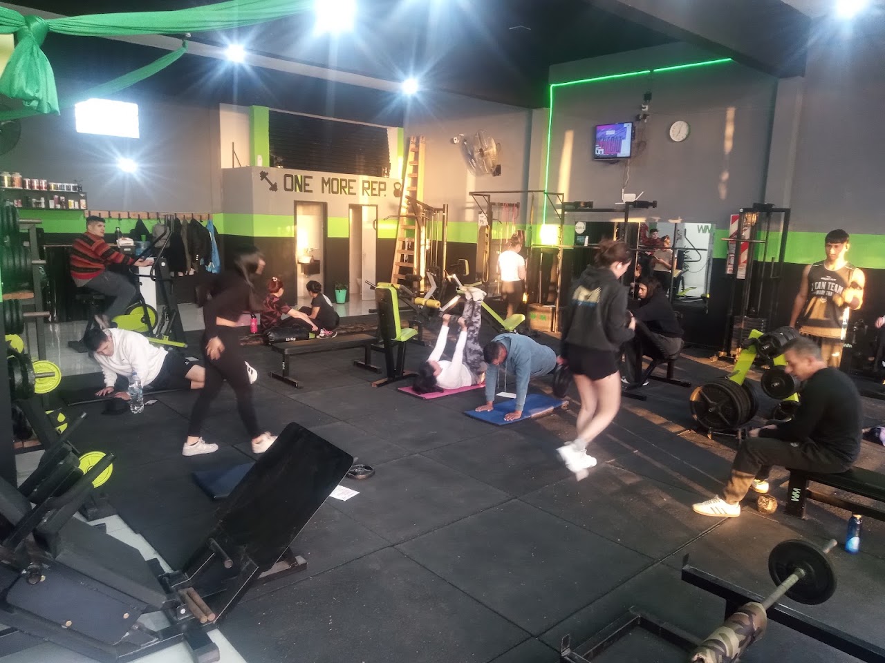 Clase de entrenamiento funcional en WM Fitness Club
